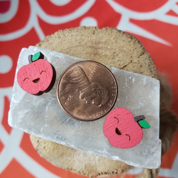 🍎 Happy baby apple wood stud earrings 💛 - Picture 4 of 5